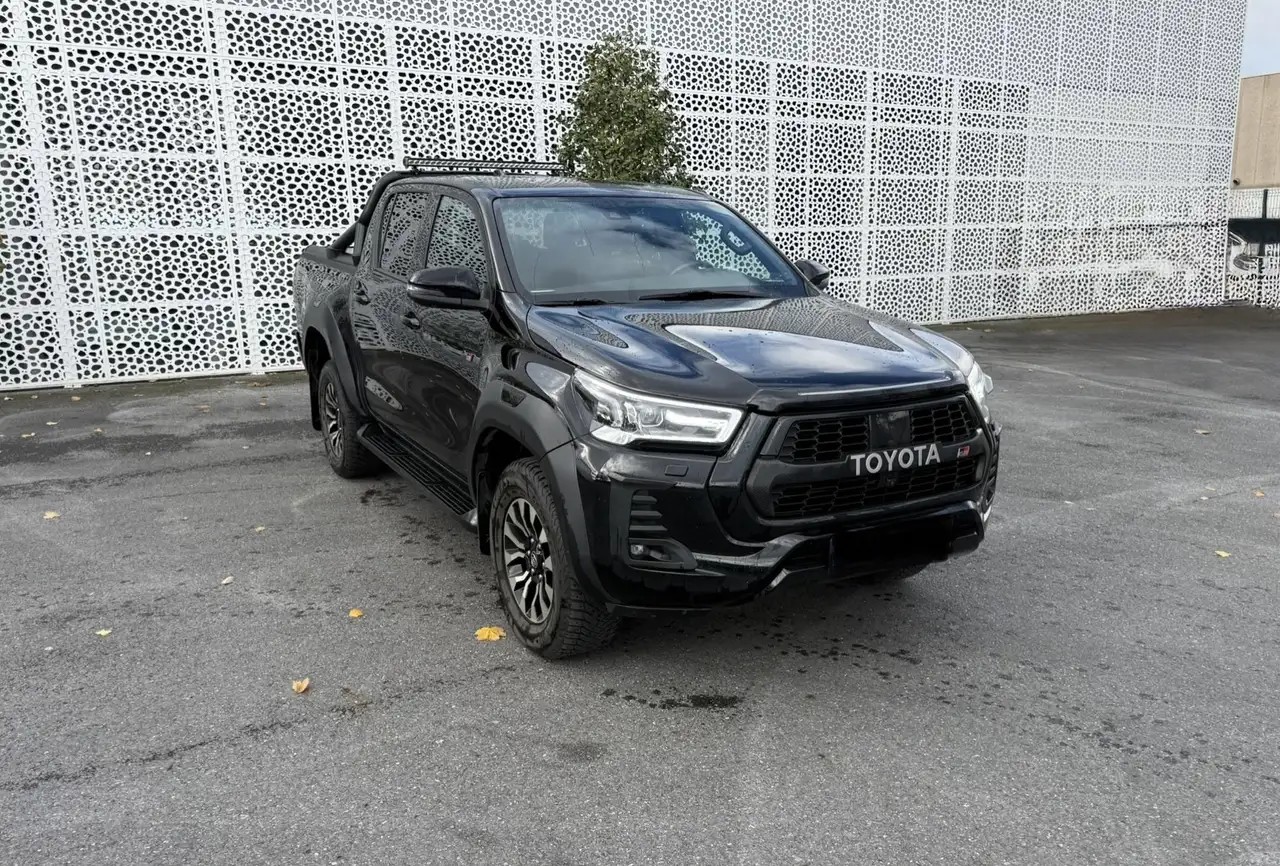 Toyota Hilux DBLE CAB 4WD 2.8L 204 D-4D BVA GR SPORT